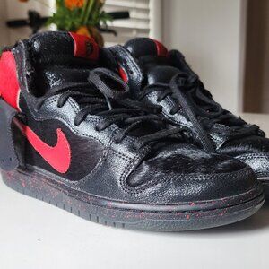 Nike SB Dunk High "Krampus" size 9